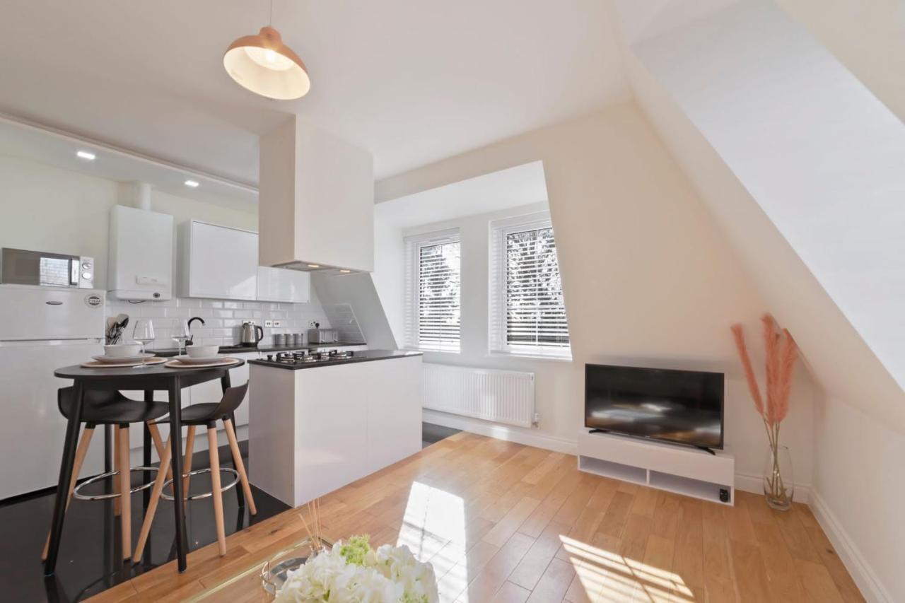 Spacious One Bed Loft Apartment Birchanger Exterior photo