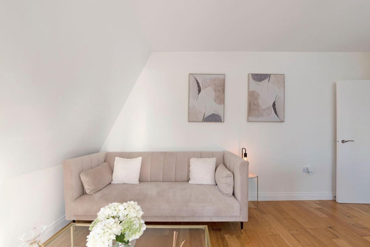 Spacious One Bed Loft Apartment Birchanger Exterior photo